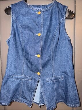Denim Sleeveless Button-Front Vest - Blue